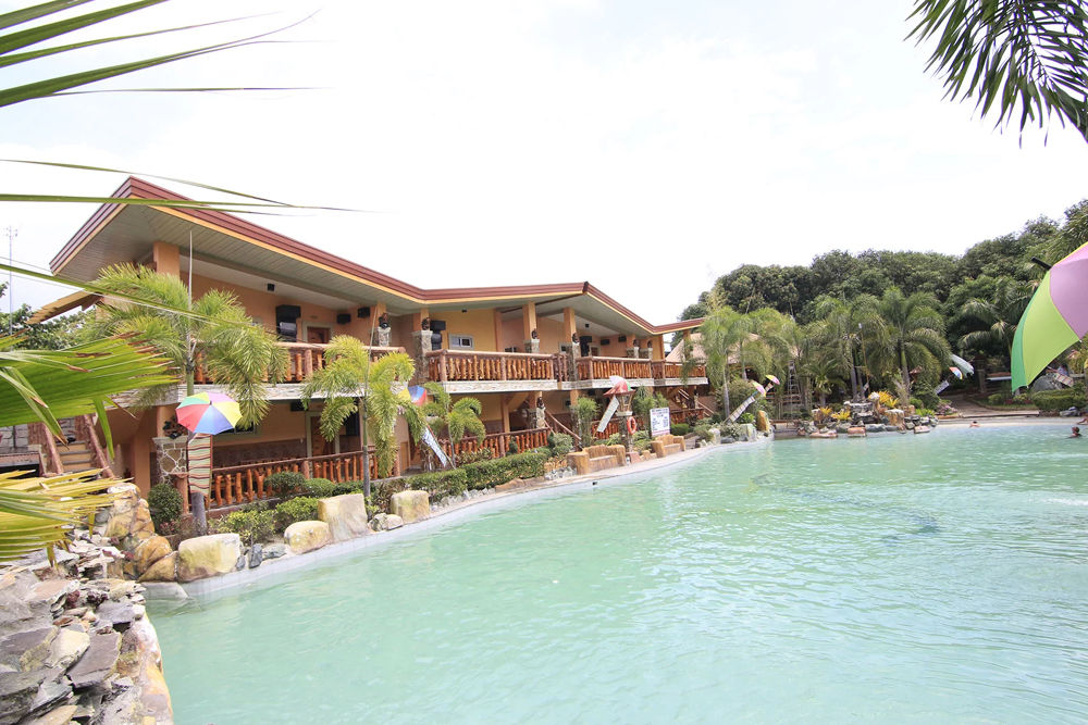 Poolside Cabins 4